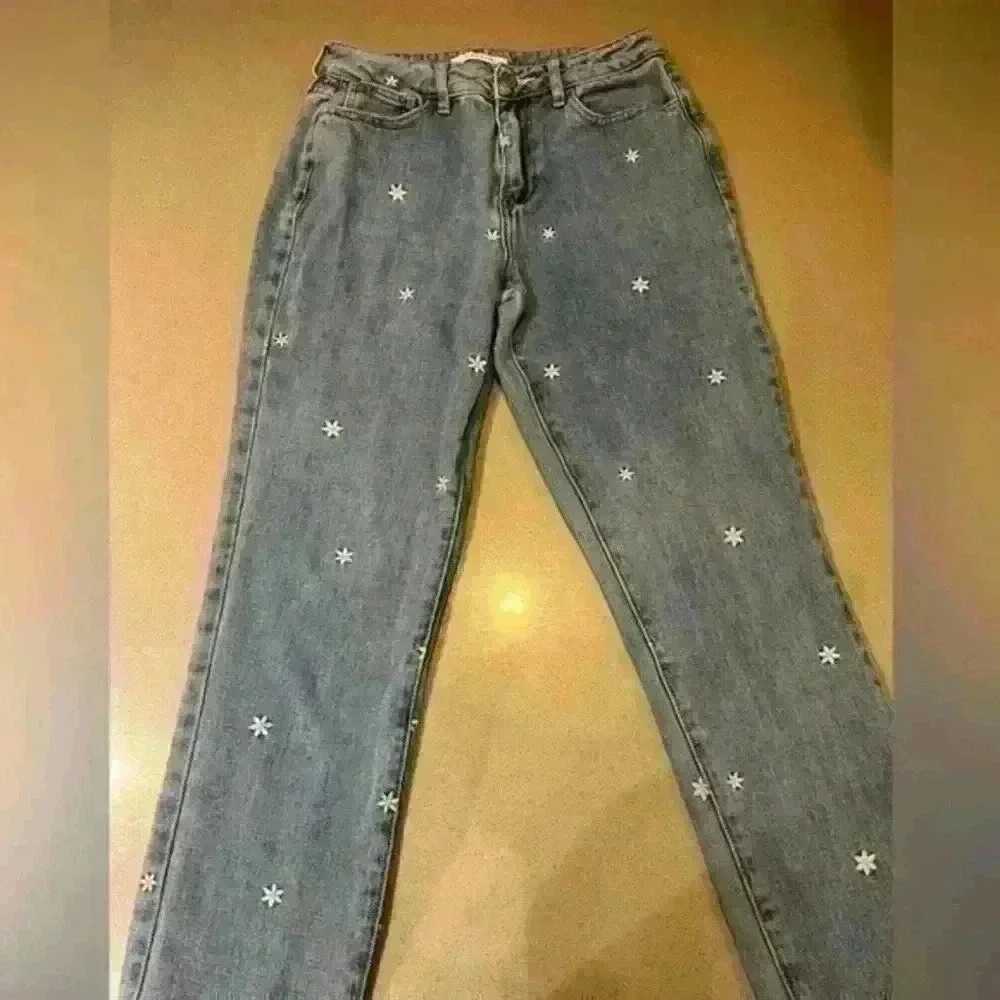 Pacsun mom Jean embroidery